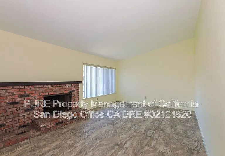 6386 Amberly St — Photo 4
