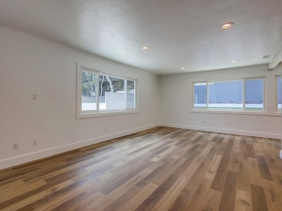 5th image of 7924 La Jolla Shores Dr