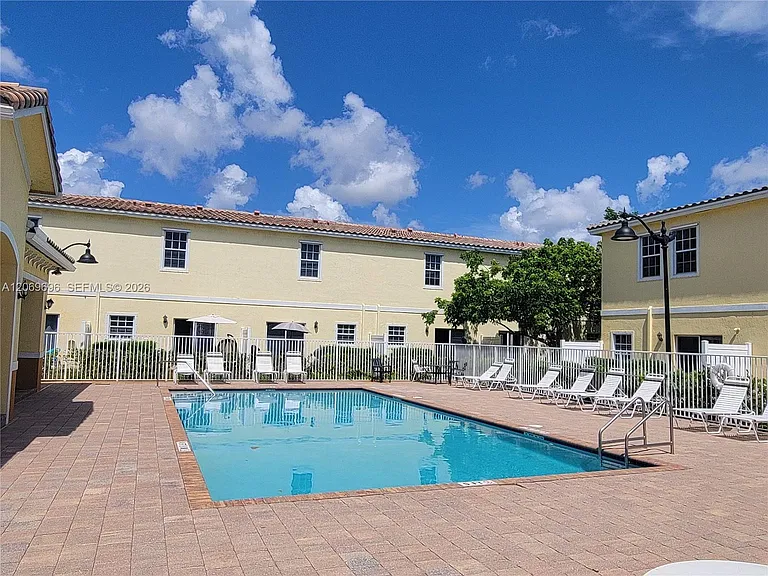 1107 NW 40th Ter #1107 — Photo 34