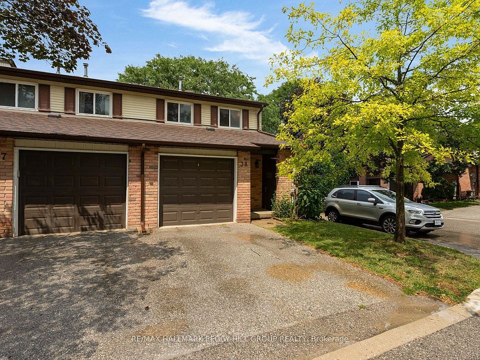1st image of 52 Adelaide St #38