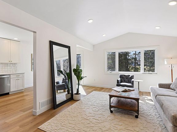 5th image of 7465 Dallas Ln N