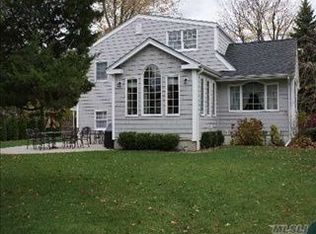 15 Ripplewater Ave, Massapequa, NY 11758