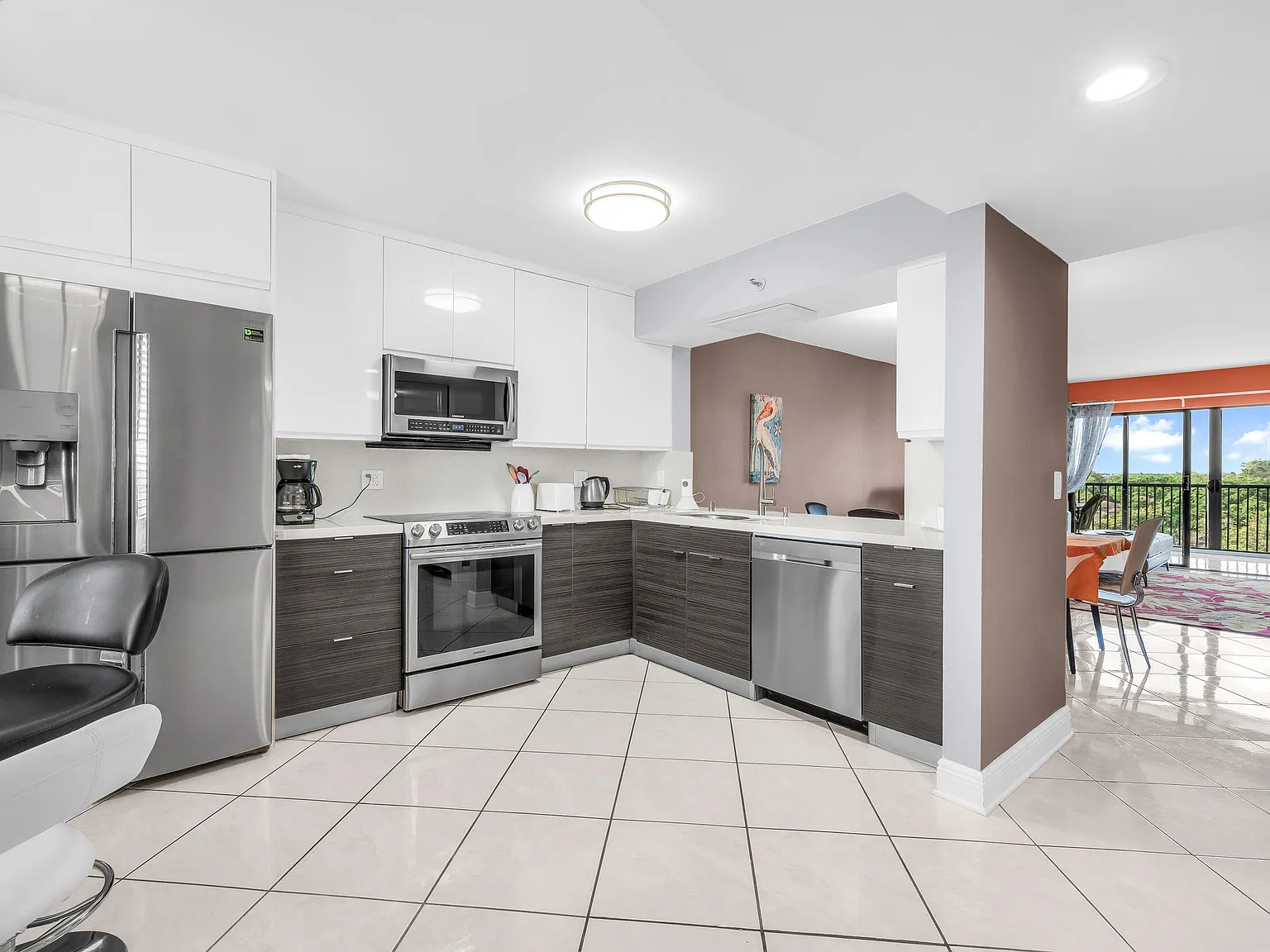 2 bed, 2.0 bath, 1230 sqft, $2,550 — Photo 2