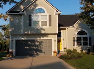 7105 Millbrook St, Shawnee, KS 66218