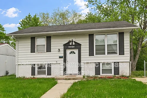 22015 E Churchill Dr Photo 1
