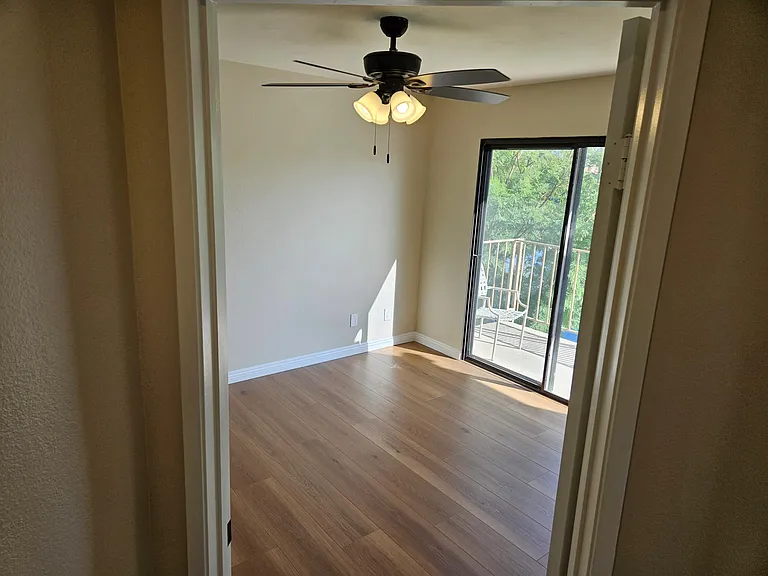 55192 Firestone — Photo 21