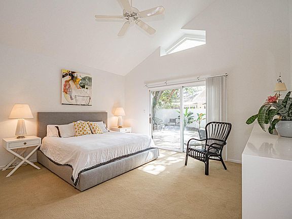 4th image of 101 Peppertree Dr #18
