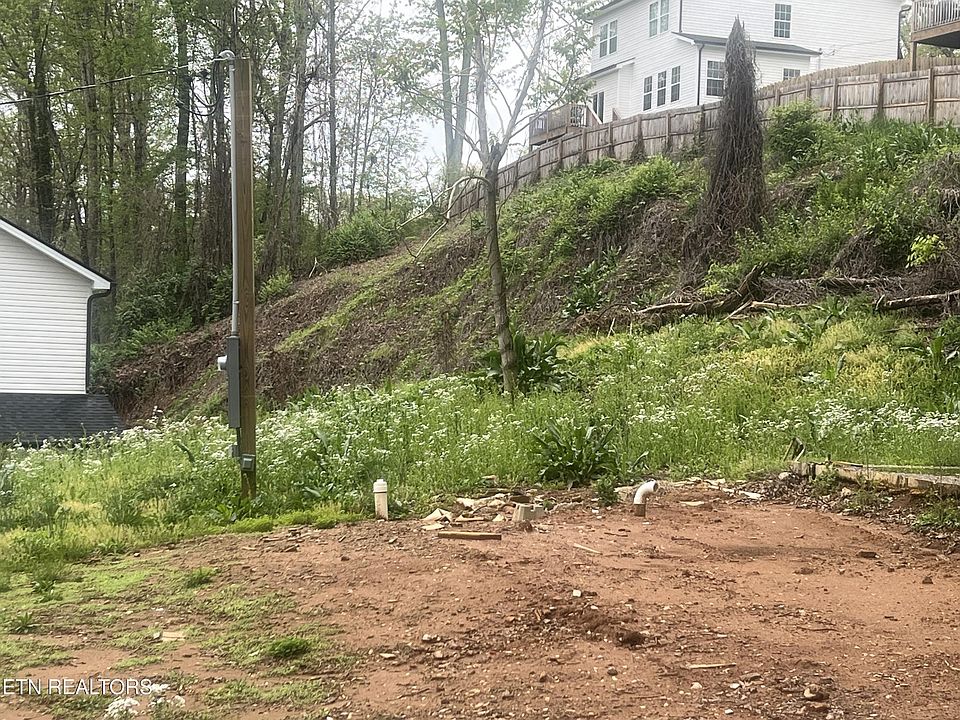 2nd image of 1201 Army St