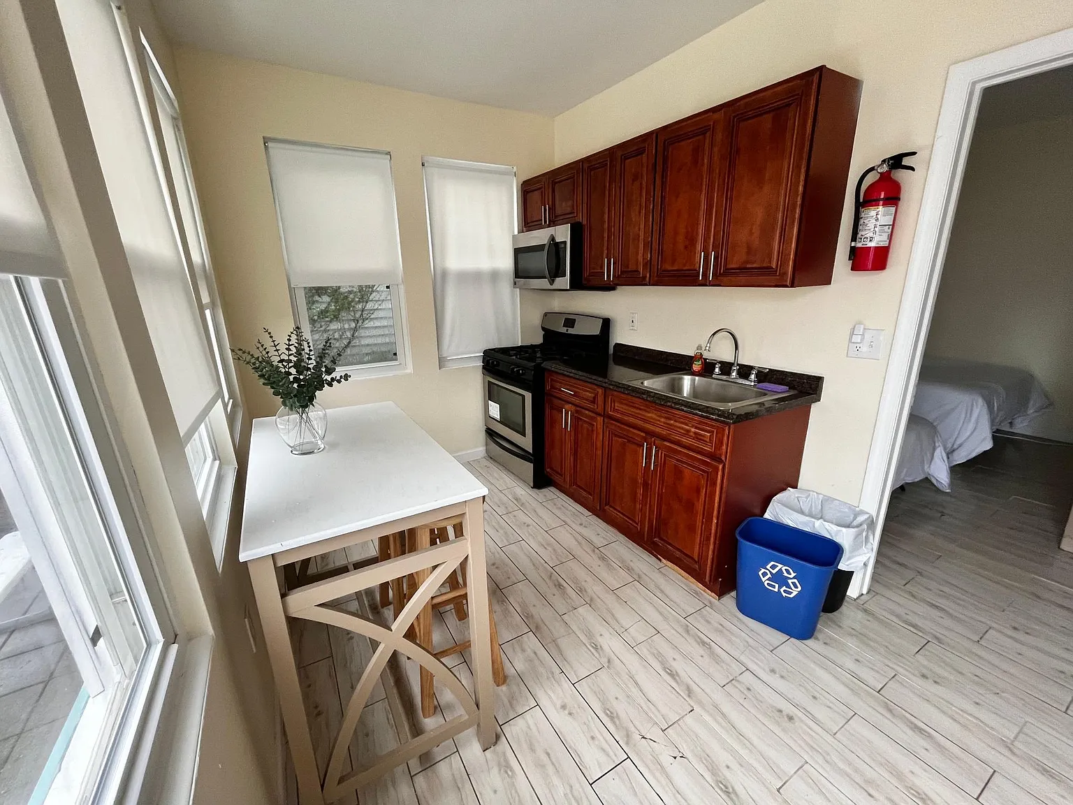 121 Blaine Ave — Photo 3