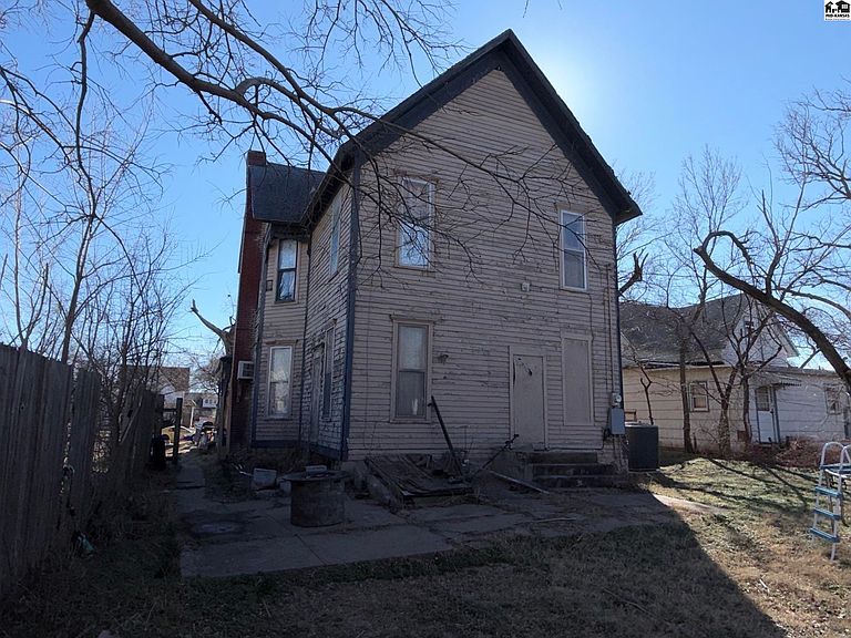 Listing photo 3