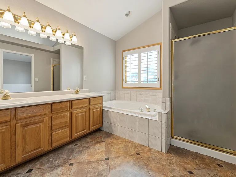 2313 Timber Creek Dr — Photo 22