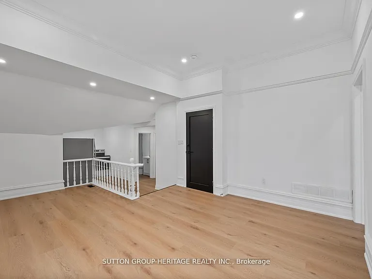 852 Simcoe St N #3 — Photo 6