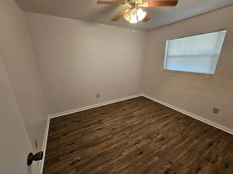 140 W Palmer Ave #4 — Photo 5