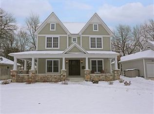 636 N Wright St, Naperville, IL 60563