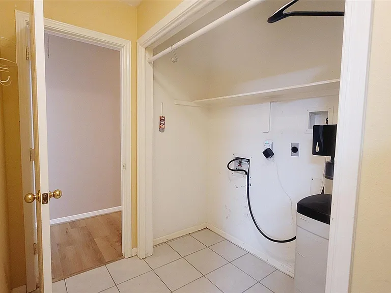 16215 Brinton Ct — Photo 22
