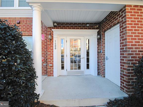 2nd image of 1600 Hardwick Ct Unit 403