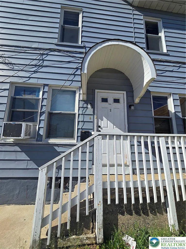 2 bed, 1.0 bath, 800 sqft, $1,450 — Photo 1