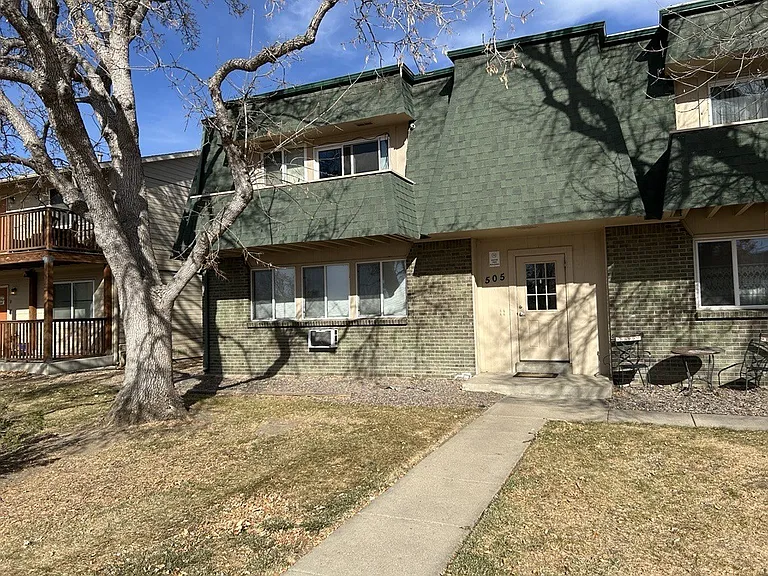 505 W Geneseo St #C — Photo 2