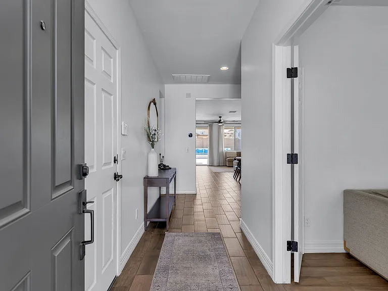 1691 W Desert Spring Way — Photo 5