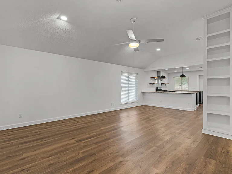 11550 Gun Fight Ln — Photo 16