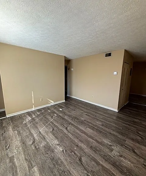 409 Shelby Ave #3 — Photo 2