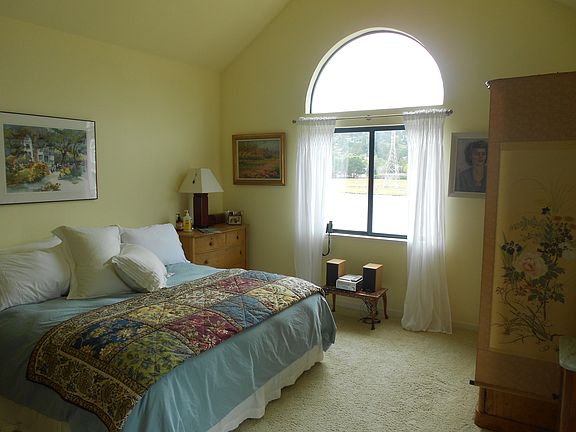 4th image of 6028 Shelter Bay Ave