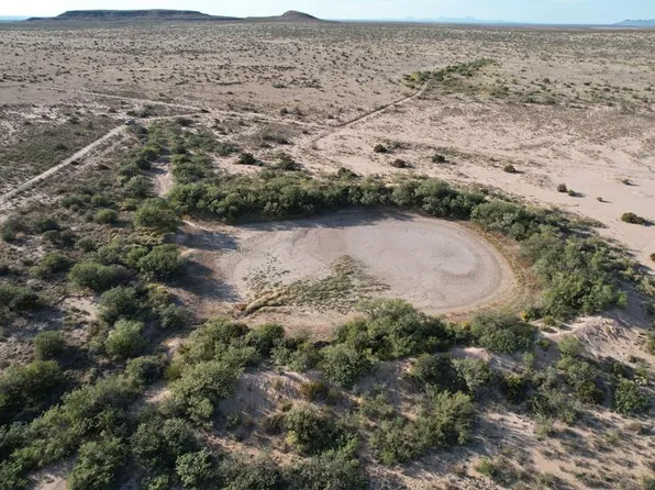 27 Breeder Pass, Sierra Blanca, TX 79851