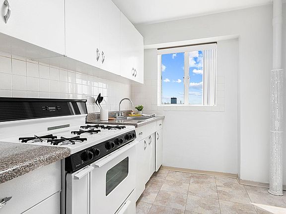 2nd image of 3512 S King Dr #1