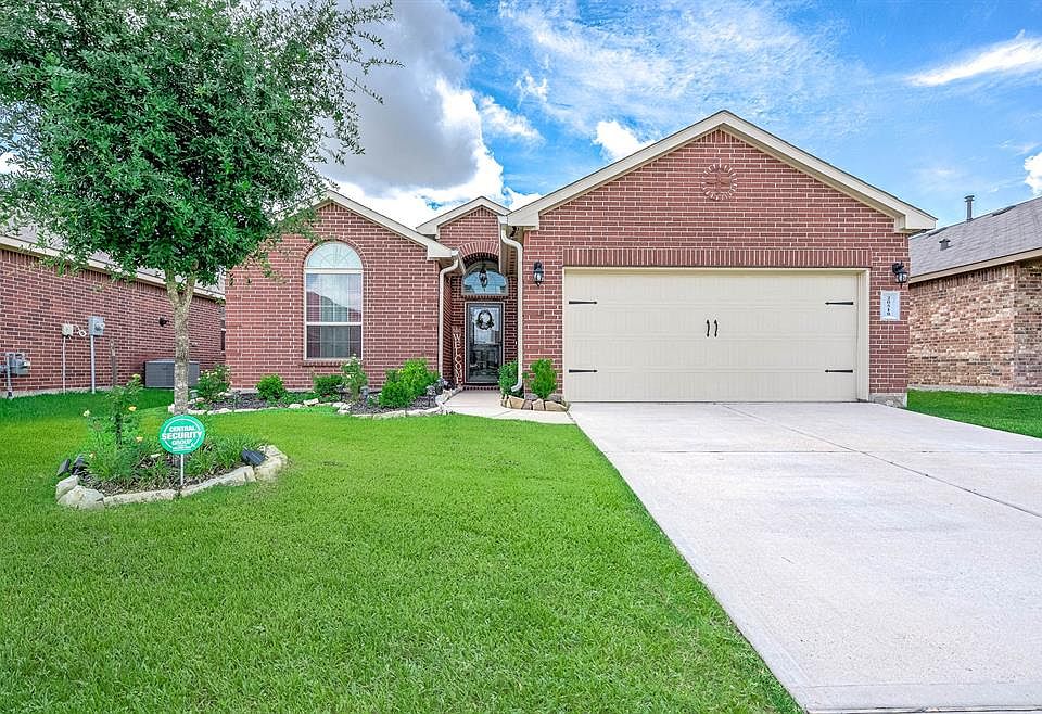 Welcome home to 20519 White Lilac Trail!