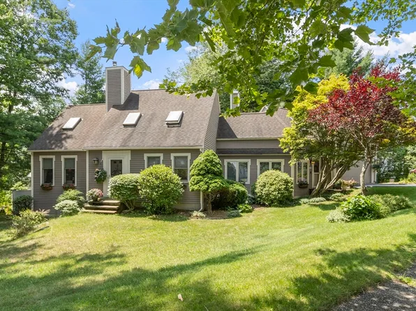 115 Village Xing, Fitchburg, MA 01420
