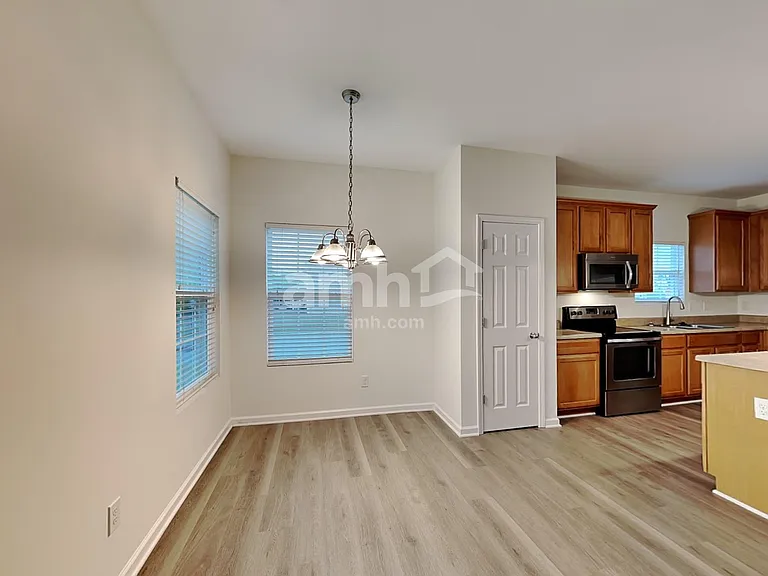 817 Redland Dr — Photo 8