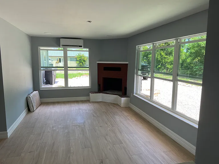 2148 Aldridge Ave — Photo 10