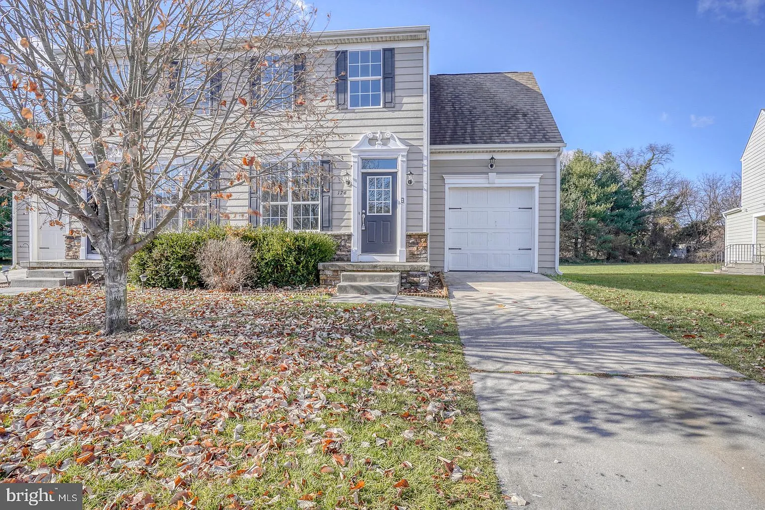 174 Lexington Pl photo 1