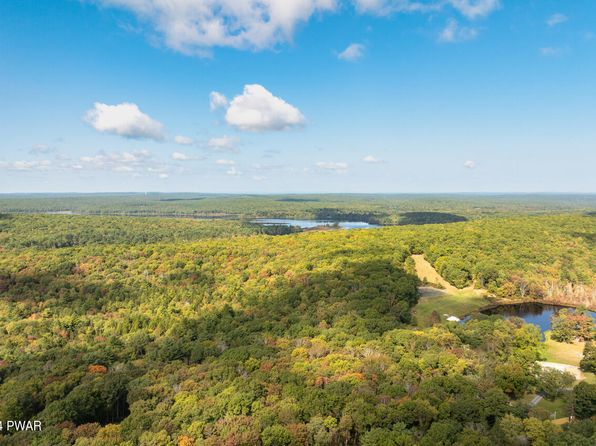 104 Winding Brook Dr, Shohola, PA 18458