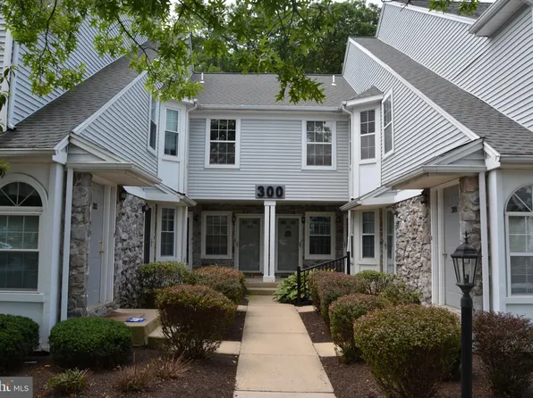 303 Mews Dr, Sellersville, PA 18960