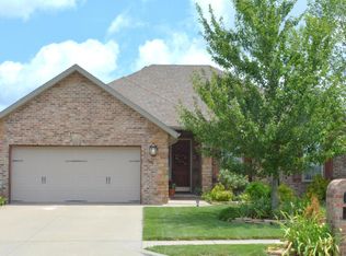 304 N Leann Dr, Nixa, MO 65714