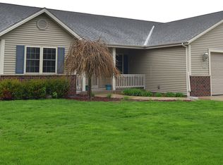 1093 Seneca St, Hartford, WI 53027