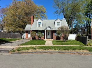 9 Walter Pl, Bristol, CT 06010