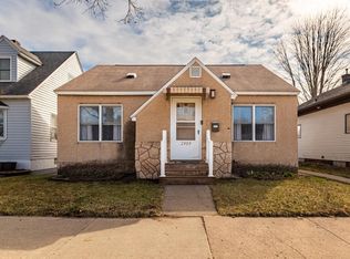 2404 Loomis St, La Crosse, WI 54603