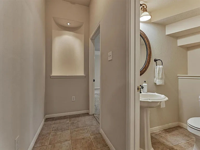 6615 Haughton Dr — Photo 11