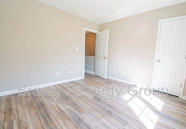 452 Cityview Ln — Photo 17