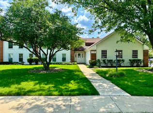 5S565 Paxton Dr APT G, Naperville, IL 60563