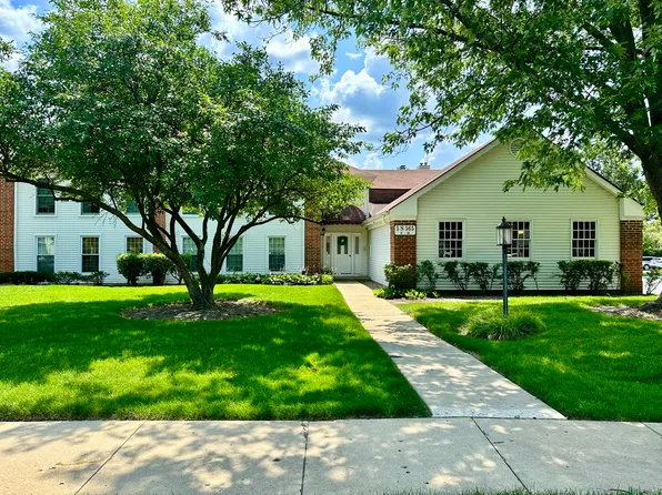 5S565 Paxton Dr APT G, Naperville, IL 60563