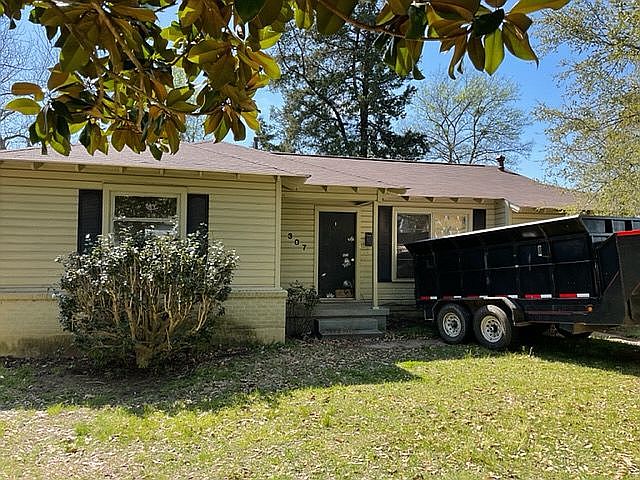 1st image of 307 Milligan Dr