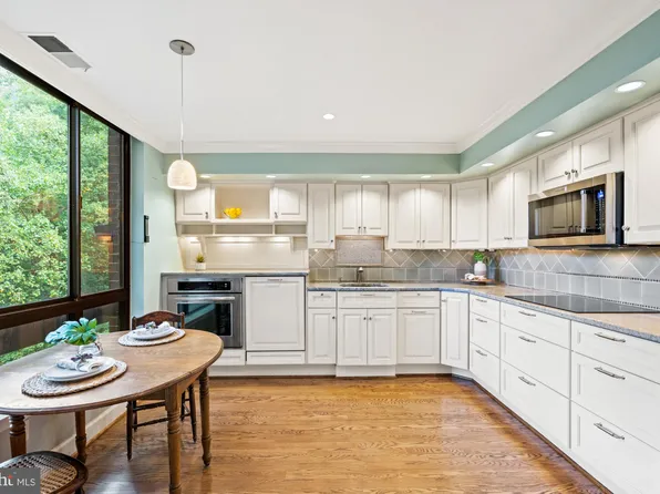 4960 Sentinel Dr #10-306, Bethesda, MD 20816