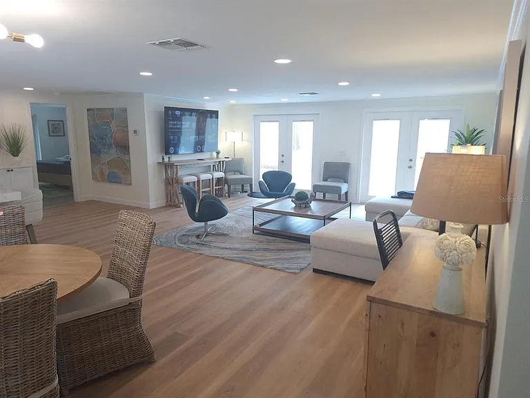 1203 Lyric Ln — Photo 4