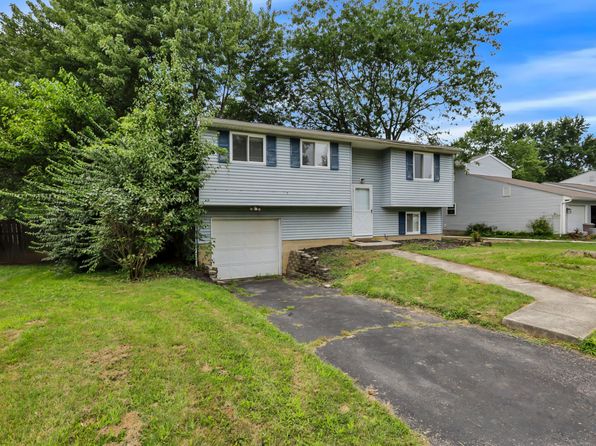411 Hilltop Dr