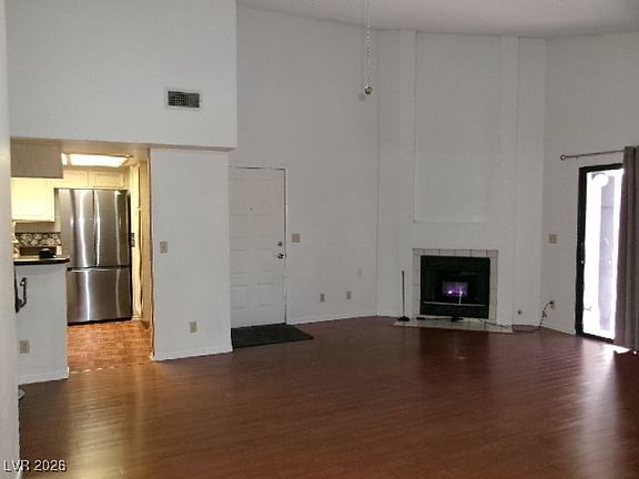 5th image of 940 N Sloan Ln APT 201
