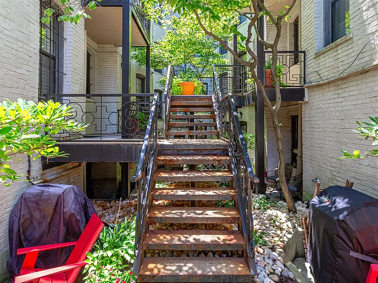 1842 California St NW #13B — Photo 21