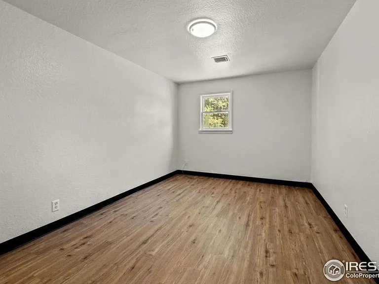 300 Walnut St — Photo 5